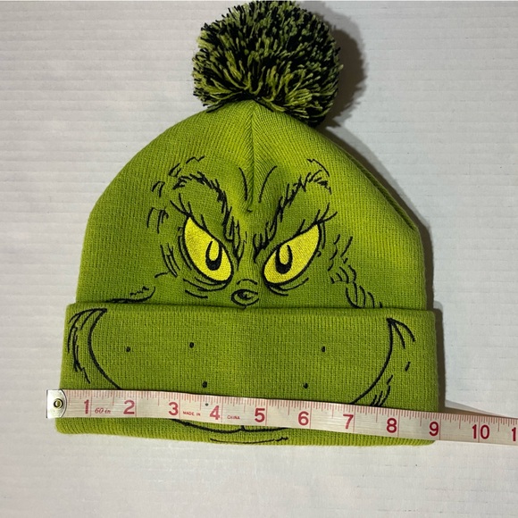 Green Grinch Kids Beanie NWOT Christmas Holidays Wan Cozy Festive - Picture 2 of 4